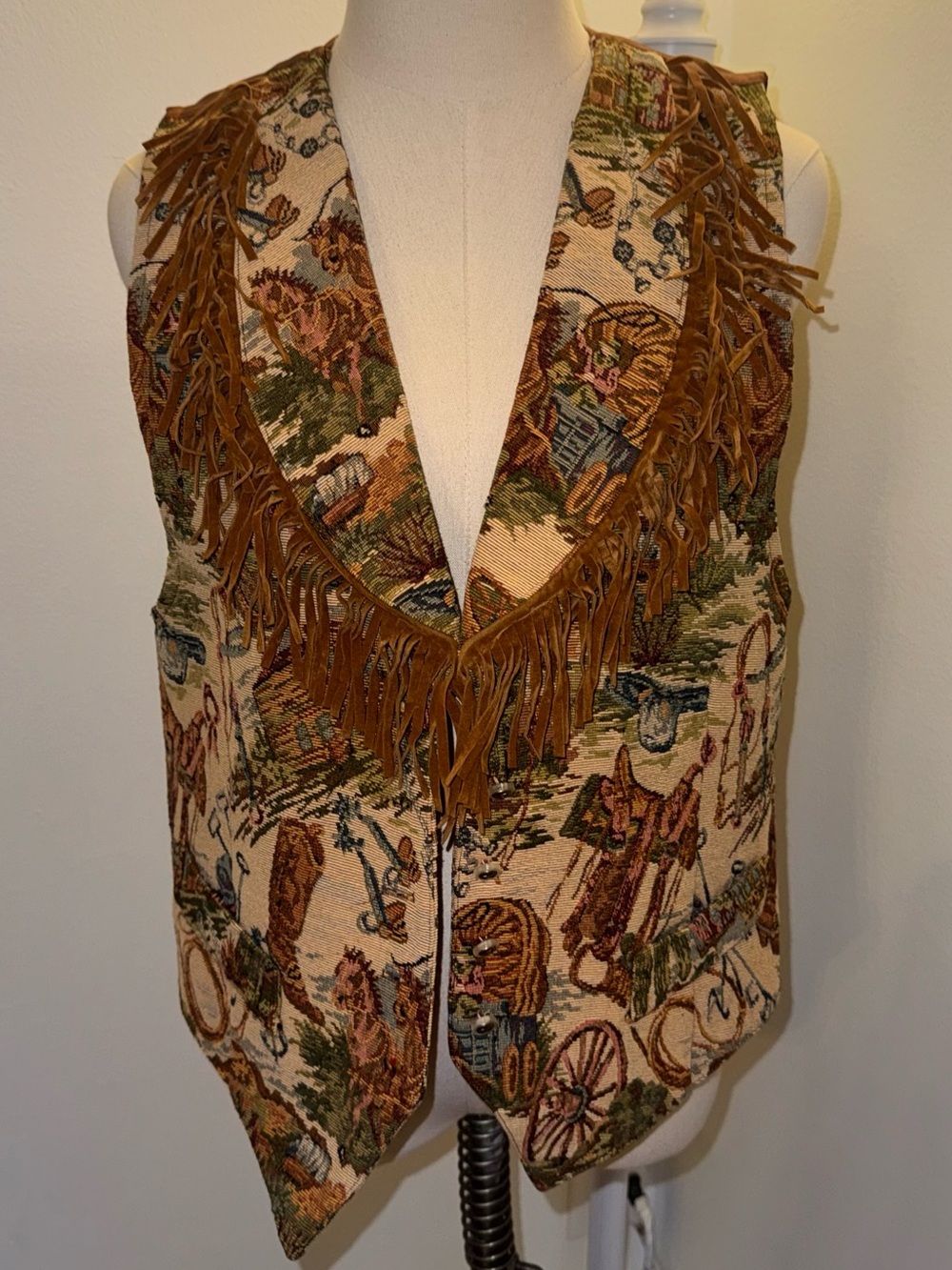 Circle T Vintage 80’s Large Cowboy Scene Western Fringe Tapestry Brown Vest RARE